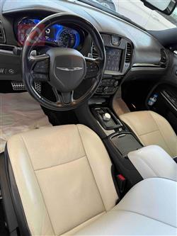 کرایسلەر 300